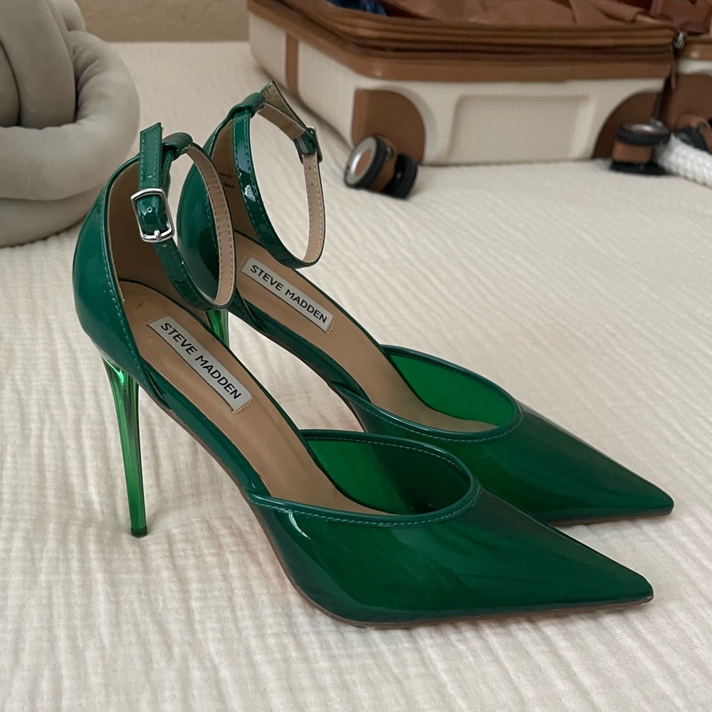 Steve Madden Emerald Green Pointed Heels